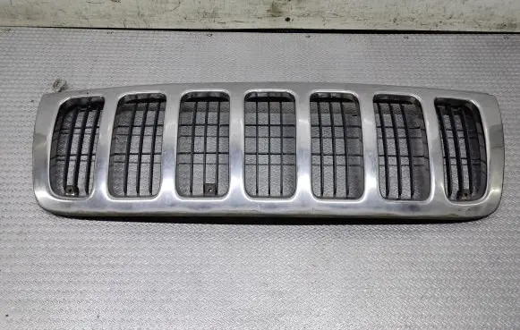 Jeep Grand Cherokee (WJ) Front bumper upper radiator grill