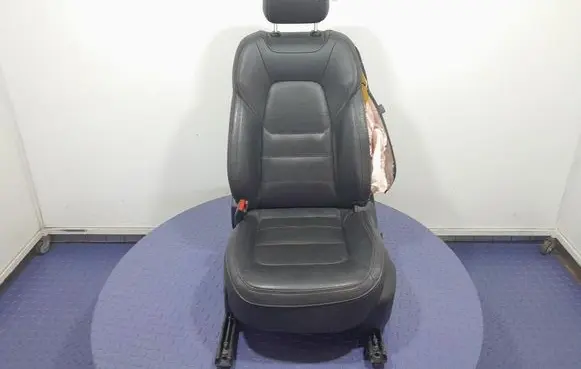 Mazda CX-5 Front driver seat 