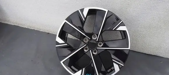 R18 alloy rim