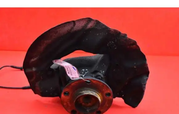 BMW 7 E38 Front wheel hub spindle knuckle