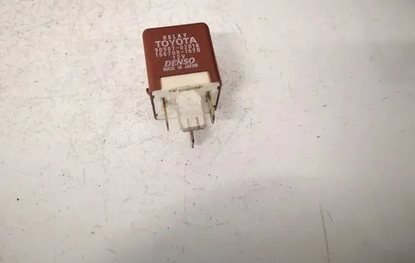 Toyota Avensis T250 Other relay 9098702016