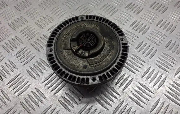 Volkswagen PASSAT B5.5 Viscous fan clutch 06B121347