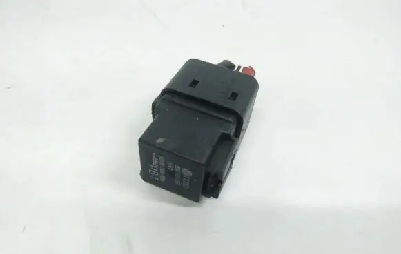 Glow plug pre-heat relay
