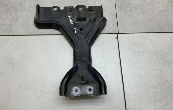 Radiator support slam panel bracket