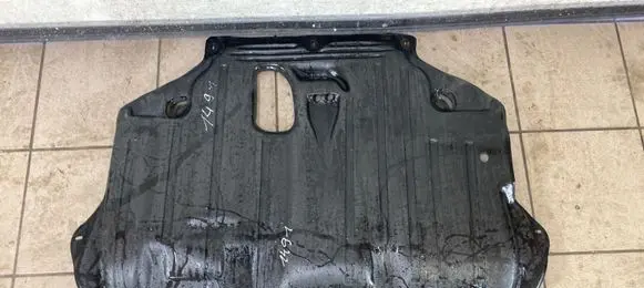 Ford Focus Engine splash shield/under tray