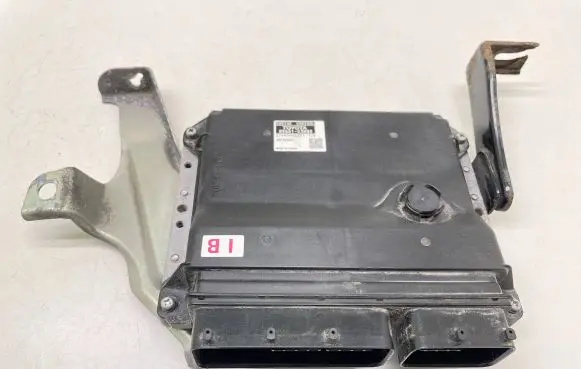 Lexus IS 220D-250-350 Engine control unit/module 8966153M50 2759001873