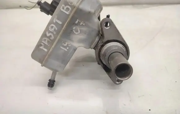 Volkswagen PASSAT B6 Master brake cylinder 03350886771
