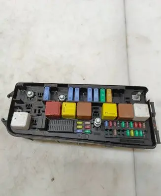 Opel Vectra C Fuse module 13240247 00101986 519181101