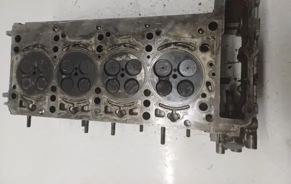 Mercedes-Benz Vito Viano W639 Engine head R6510160201