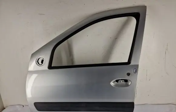 Dacia Logan I Front door 