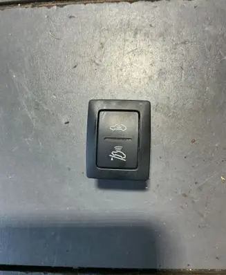 Volkswagen Transporter - Caravelle T5 Alarm switch 08268