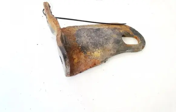 Toyota Avensis T250 Engine mounting bracket