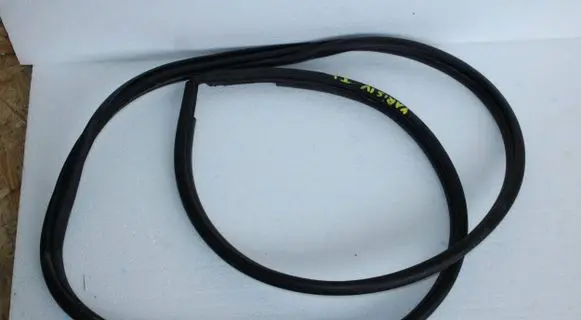 Toyota Yaris XP210 Rubber seal rear door 