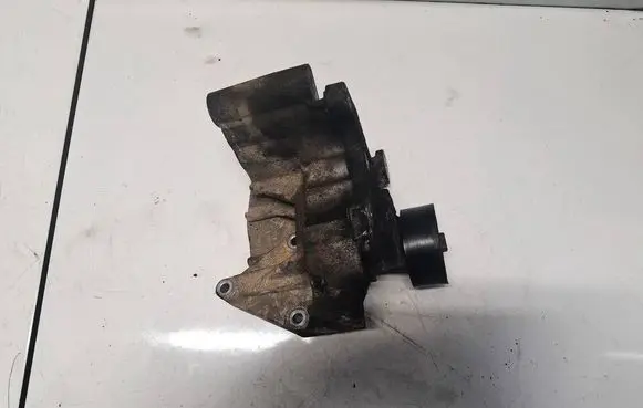 Iveco Daily 30.8 - 9 Engine mounting bracket 504136566