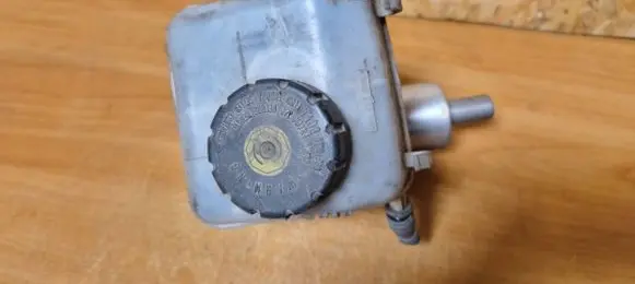Opel Zafira A Master brake cylinder 32066734