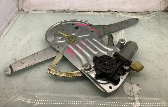 Volvo XC90 Front door window regulator with motor 101354XXX