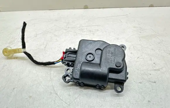 Ford Focus Air flap motor/actuator GS7H19E616CA