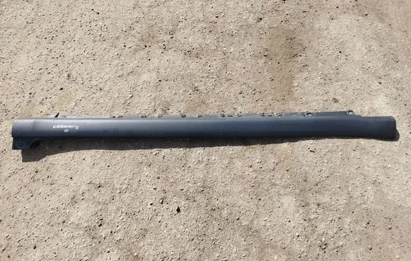Toyota Urban Cruiser (XP110) Sill