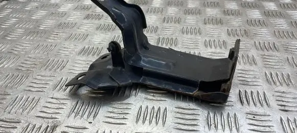 Volvo XC60 Radiator mount bracket 31261932
