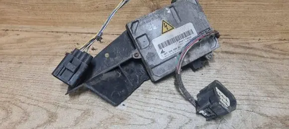 Volvo V50 Headlight ballast module Xenon 1307329098 30678911