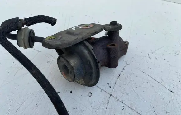 Toyota Corolla Verso E121 EGR valve 2562027070