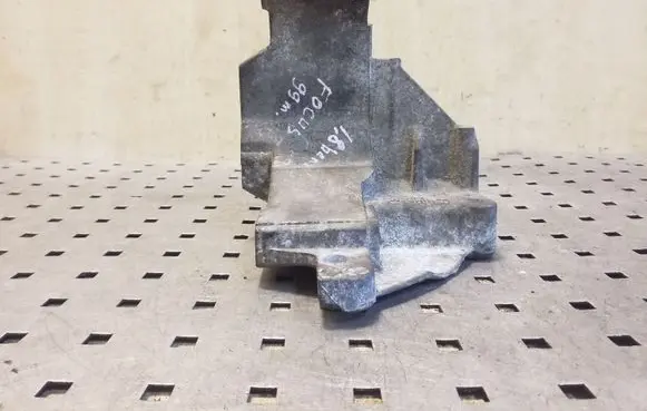 Ford Focus Generator/alternator bracket 