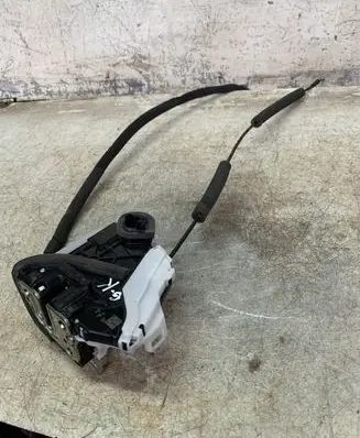 Nissan Qashqai J12 Rear door lock 825016ua0a