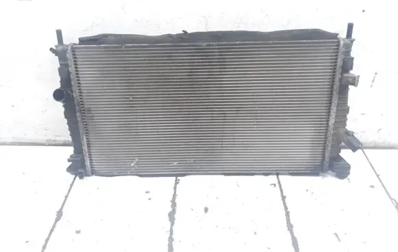 Ford Focus C-MAX Coolant radiator 3M5H8005