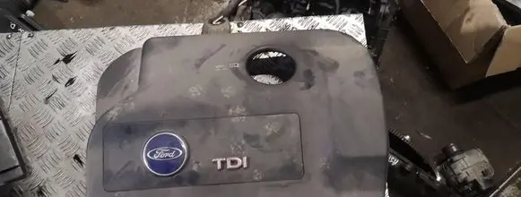 Ford Galaxy Engine cover (trim)