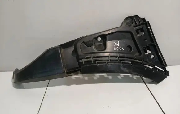 Volvo XC90 Front bumper mounting bracket 08620563