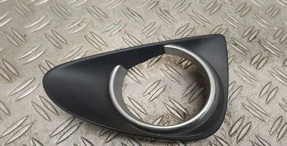 Toyota Yaris Front fog light trim/grill 520400D030 814820D230