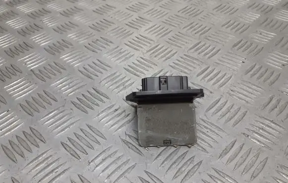 Mazda 323 F Heater blower motor/fan resistor 9Z13E95