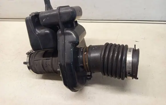 Nissan Murano Z50 Intake resonator 9Y504