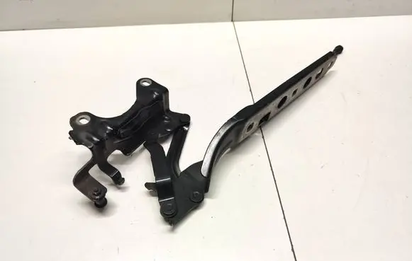 Engine bonnet/hood hinges