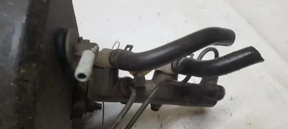 Toyota Avensis Verso Master brake cylinder 13101011230 131010-11230