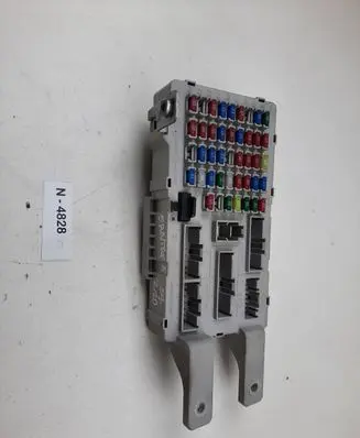 Hyundai Santa Fe Fuse module 919502B400
