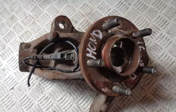 Front wheel hub