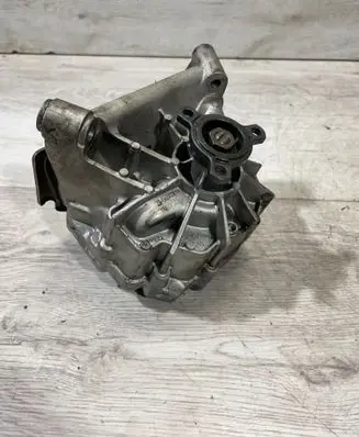 BMW 5 F10 F11 Oil pump 7643256