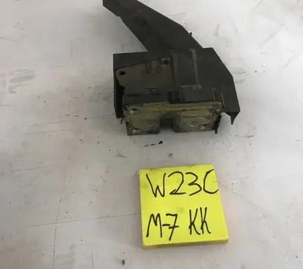 Opel Vectra B Front door lock 2153632163