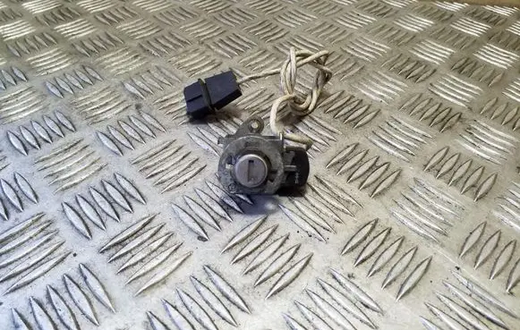 Audi 100 S4 C4 Front door lock (next to the handle) 