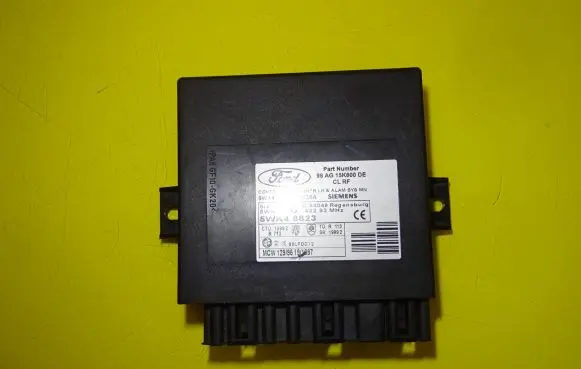 Ford Focus Comfort/convenience module 98AG15K600DE 5WK48823