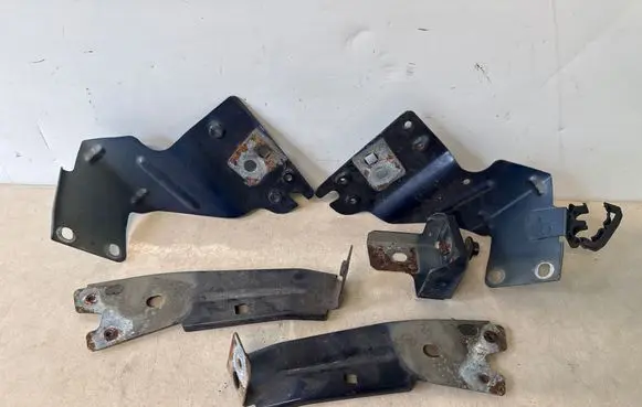 Maserati Ghibli Fender mounting bracket