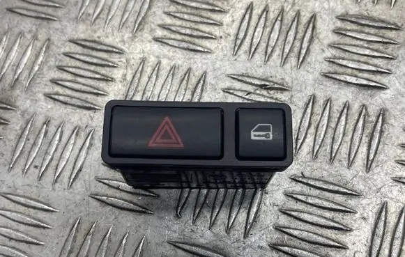 BMW 5 E39 Hazard light switch 61318368920