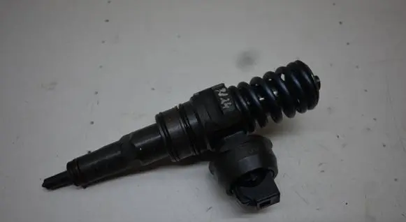 Fuel injector