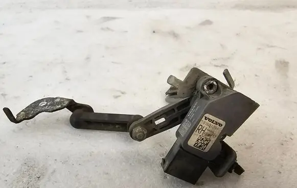 Volvo S90, V90 Rear air suspension level height sensor 31681291