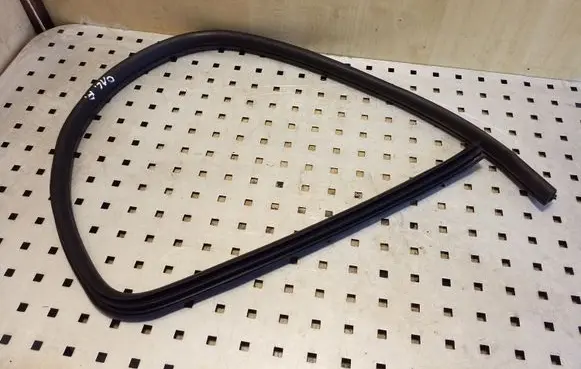Opel Frontera B Rubber seal rear door 