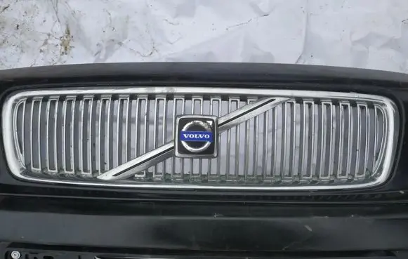 Volvo V70 Front grill