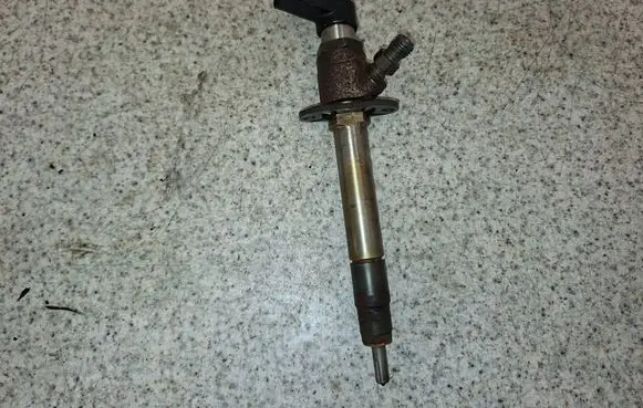 Land Rover Discovery 3 - LR3 Fuel injector 7H2Q9K546CB