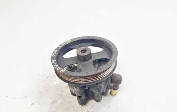 Toyota RAV 4 (XA20) Power steering pump