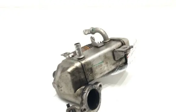 Opel Vivaro EGR valve cooler 147350678R